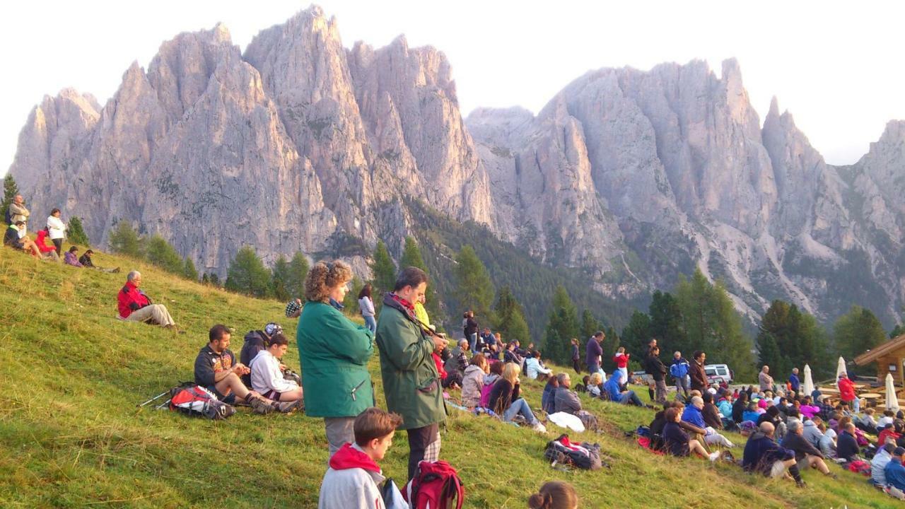 Hotel Europa Pozza di Fassa Esterno foto